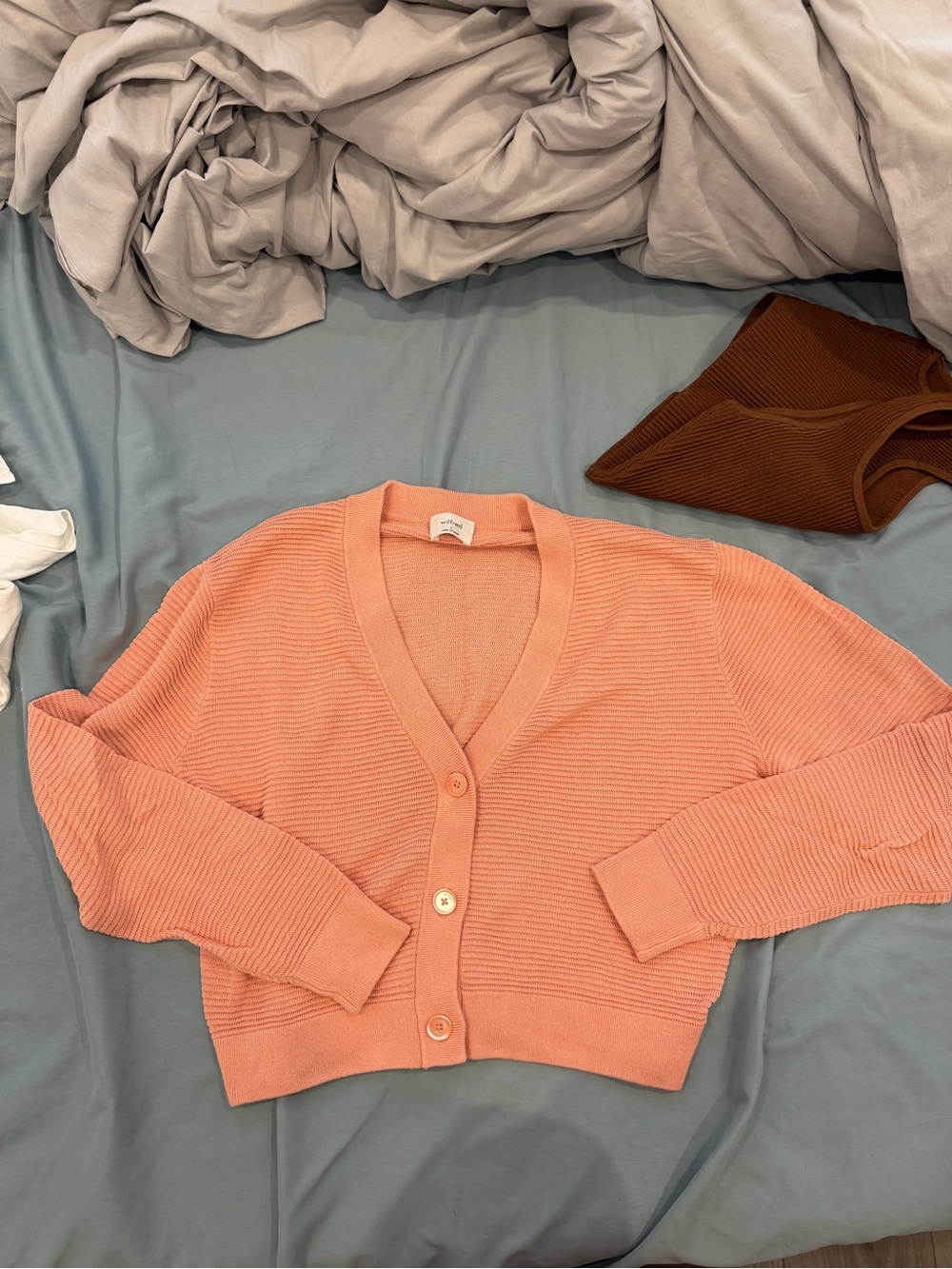 Women's Peach Rib-Knit V-Neck Button Cardigan wilted
